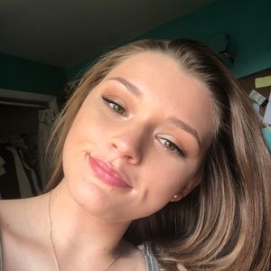 Meet your Posher, Katelyn